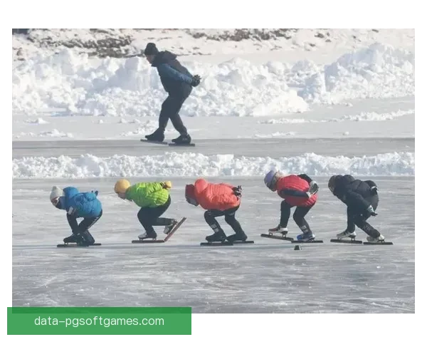 滑冰联赛：冰上飞扬，激情绽放