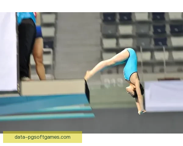 跳水杯赛：水下华美之舞